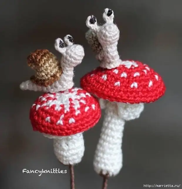 Miniatűr virágok horgolt a gép amigurumban