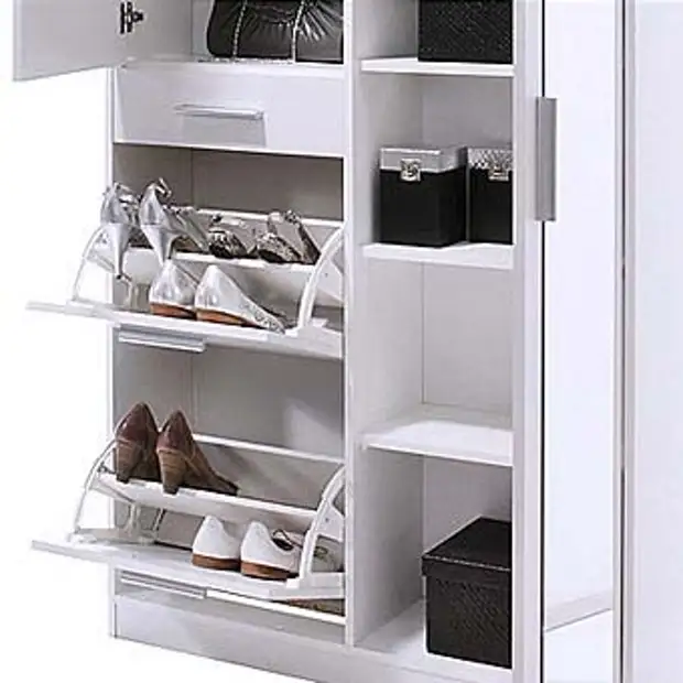 Kumportableng White Shoe Cabinet.