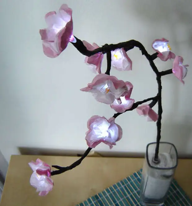 Mistična Sakura. Svetilka - to storite sami