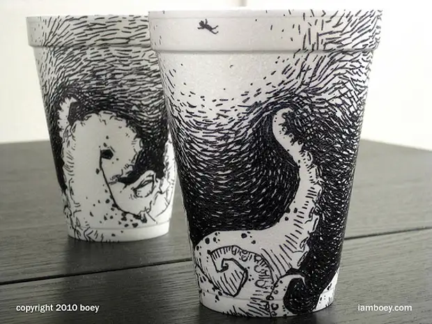 कॉफी कप पर कला