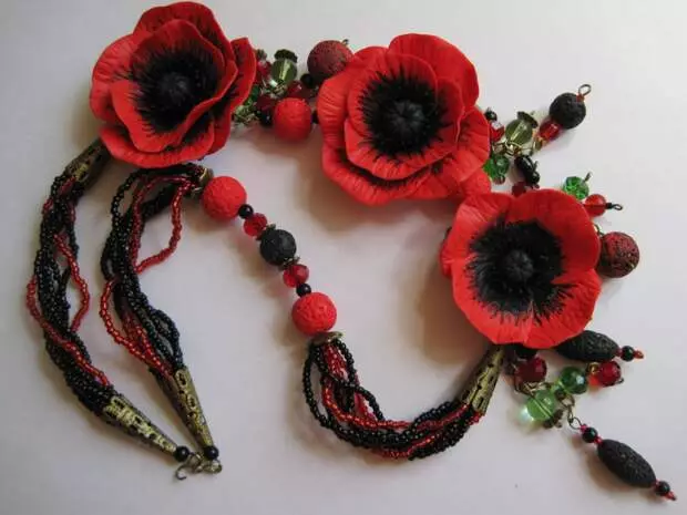 Necklace "Poppy Charm"