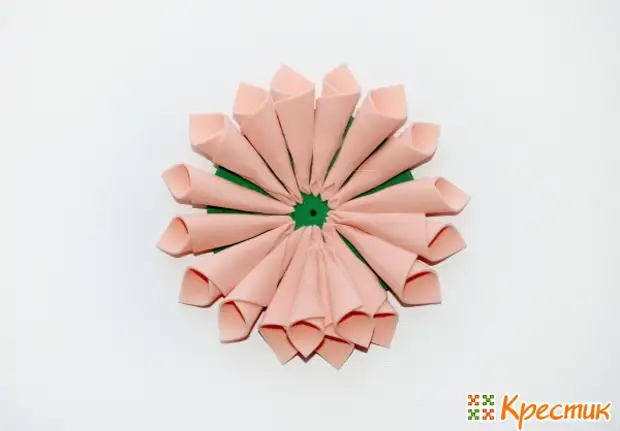 Hoe kinne jo in râne meitsje mei blommen fan FOAMIRAN mei jo eigen hannen (Georgine, Rose, Peony, Lily, Chrysanthemum)