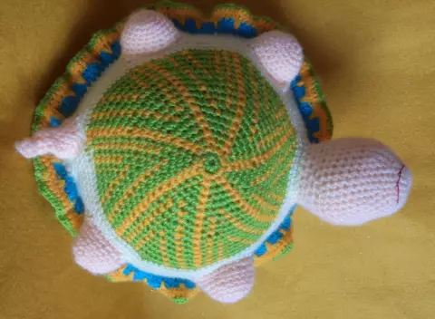 Turtle lavorato a maglia