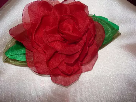 Hoa từ organza.