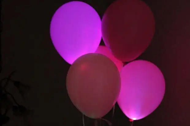 Glowing Balls on LED- ები ამის გაკეთება თავს დღესასწაული. ელეგანტური და ორიგინალური