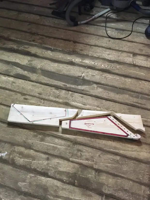 Evdə hazırlanmış musiqi alət kantele