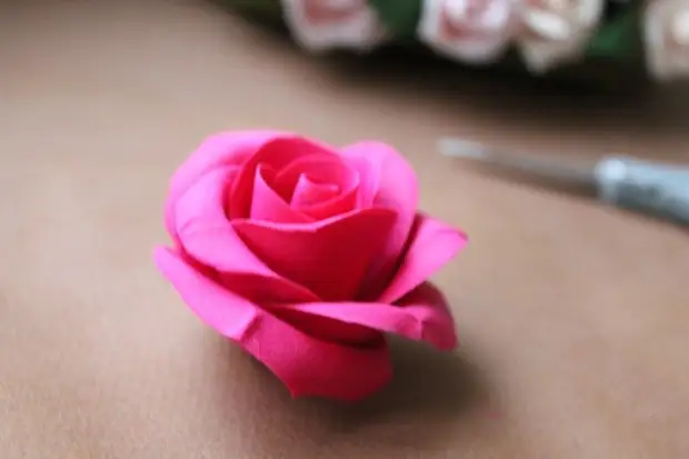 Modelagem de argila de polímero: incrível coração de rosas (1/2)