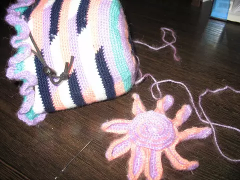 Cosmétiques ou petit sac à crochet