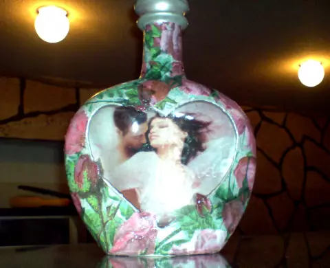 Romanttinen pullo tyttöystävä lahjaksi