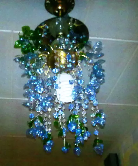 একটি পুরানো chandelier নতুন জীবন