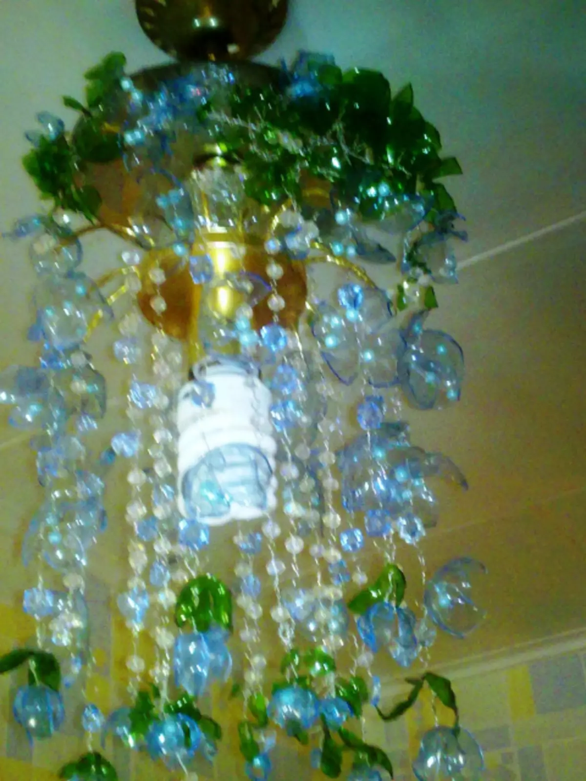 একটি পুরানো chandelier নতুন জীবন