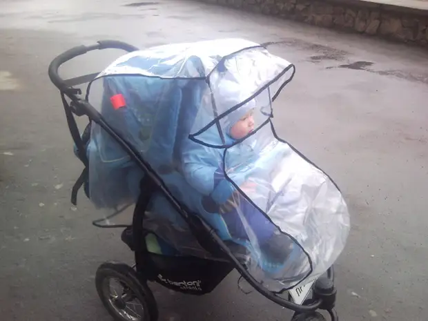 Sut i wneud yn annibynnol Cape Rainchoat dal dŵr ar gyfer stroller?