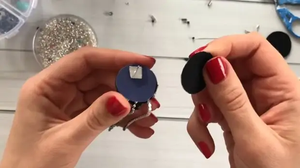 Pendentes de moda e brillantes que decorarán calquera imaxe