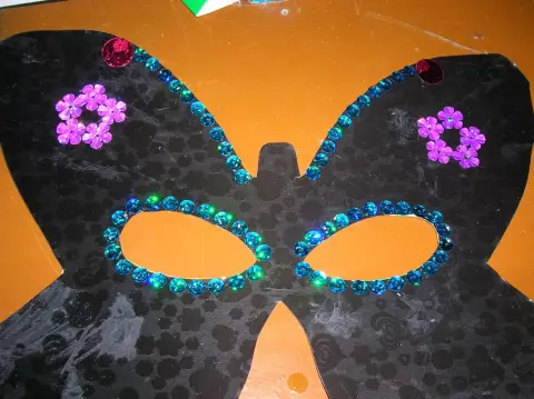 Mask butterfly