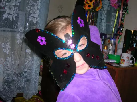 Кто был в маске бабочки. Шоу маска мотылек. Шоу маска бабочка. Шоу маска мотылёк Эстония. Кто в маске бабочки.