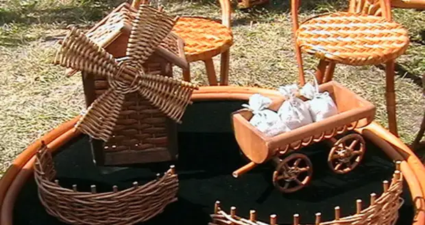 ഇക്കോ ശൈലിയിലുള്ള സൂചി വർക്ക്: ഹോം അലങ്കാരത്തിനായി തോപ്പുകളുടെ സാങ്കേതികവിദ്യ