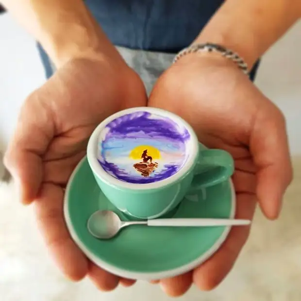 Kaffeekunst Barista aus Korea: zerbrechliche und schöne Sahnekunst