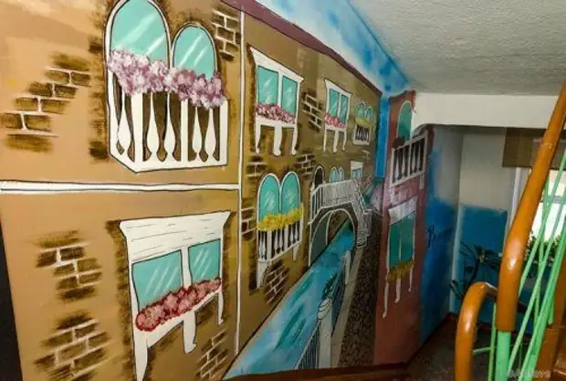 Residents of houses with the help of paints and fantasy decorate their entrances