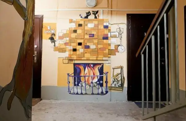 Residents of houses with the help of paints and fantasy decorate their entrances