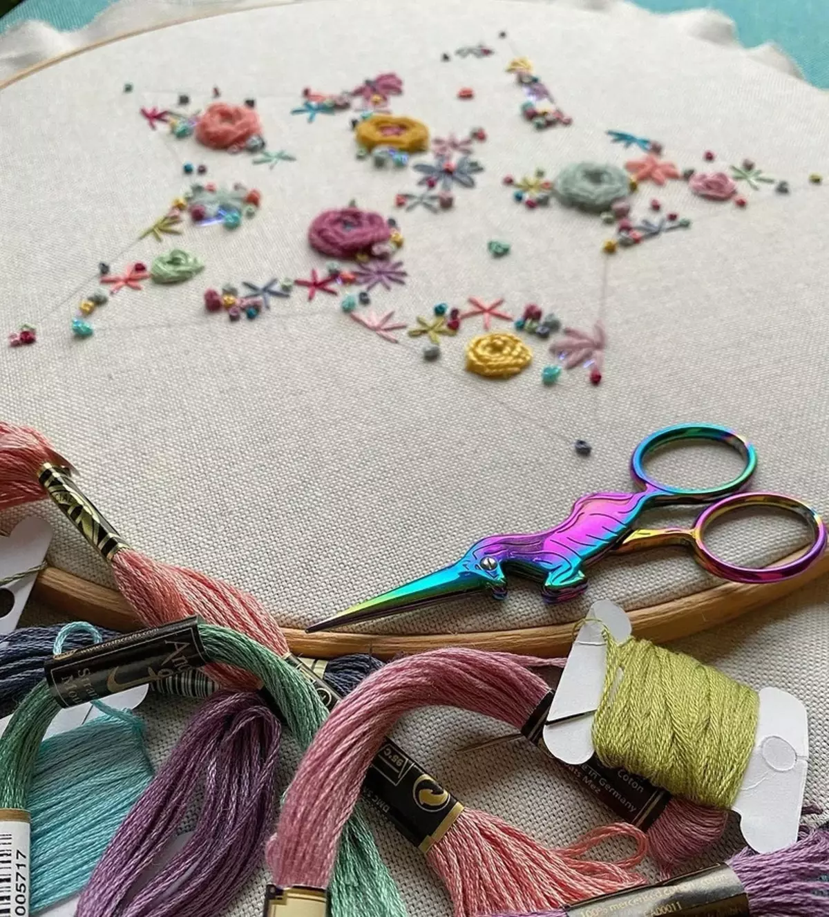 Embroidery ambayo haijarudiwa: wiki ya instagram ya lazima