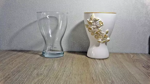 Kutoka vase ya kawaida ya kioo alifanya "porcelain"