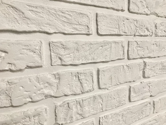 Wall under the brick of plaster do it yourself