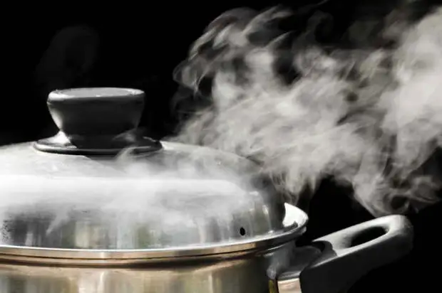 從慢燉鍋中製作空氣加濕器。