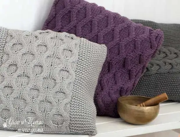 Knitted sak zòrye sou zòrye sofa ak zegwi trikote