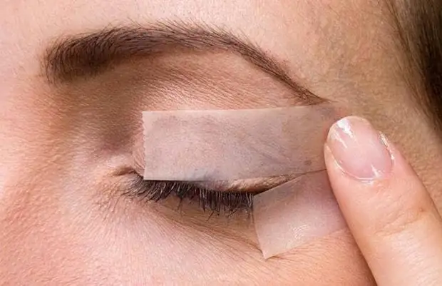 Folla de trampas útiles para maquillaxe: maquillaxe por cinco en 3 minutos