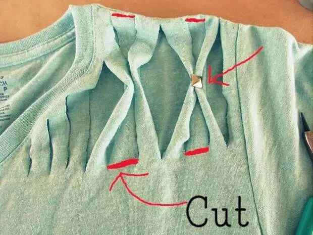 Alteration of T-shirts in a stylish outfit without using a sewing machine