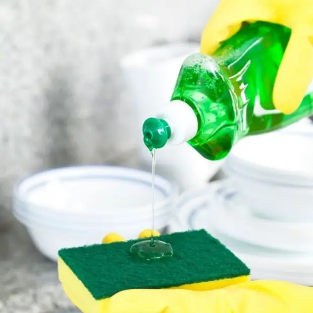 Cómo lavarse el espejo sin rastros y divorcios: 9 consejos de limpieza