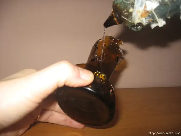 بيئر پيئو، بوتل کي ٽوڙيو ۽ بوتل کي ٽوڙڻ تي هڪ تخليقي شمع جو ڪلاس ٺاهيو (9) (700x525، 193kb)
