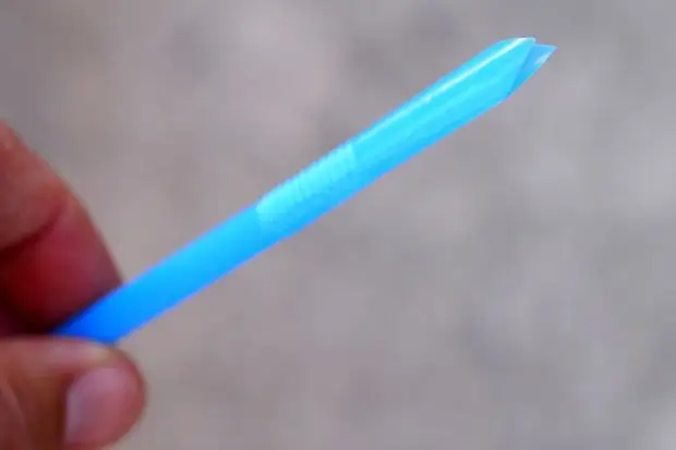 12 hindi pangkaraniwang mga aplikasyon ng plastic straw.