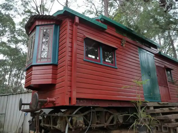 Landhaus aus dem alen Eisebunn Wagon