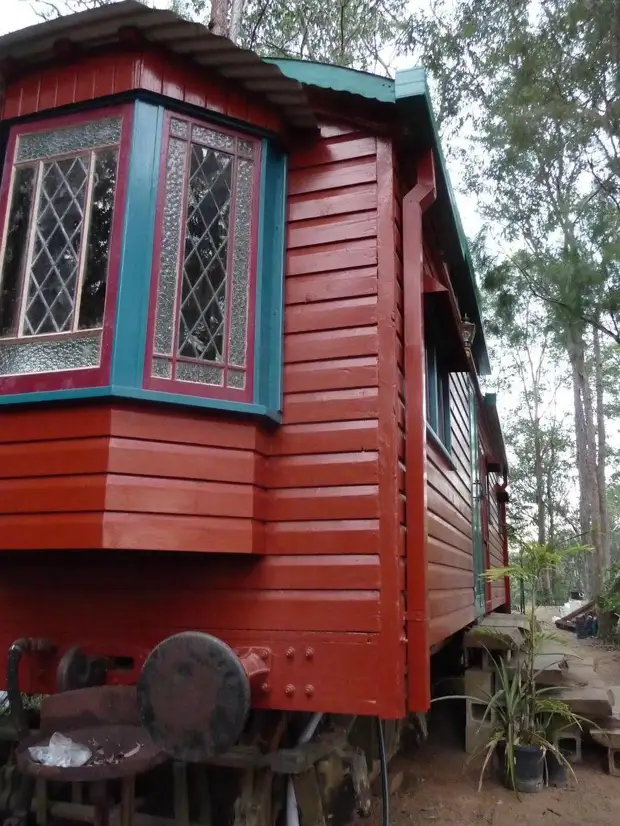 Landhaus aus dem alen Eisebunn Wagon