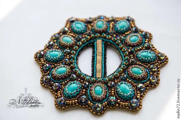 Multifunctional buckle: Beaded Paj Ntaub. Master chav kawm