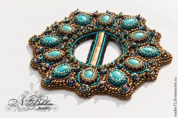 Multifunctional buckle: Beaded Paj Ntaub. Master chav kawm