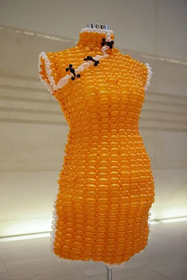 Orange Kleid, Bälle, Kunsthandwerk von Bällen