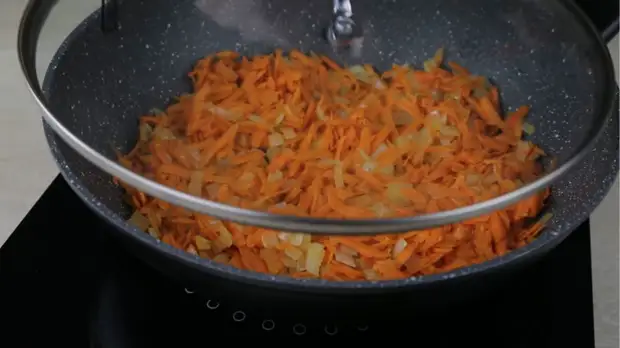 Makarona no es necesario para hervir, el almuerzo o la cena divina.