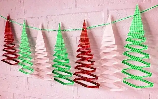 Christmas trees are different. / Photo: I.Pinimg.com