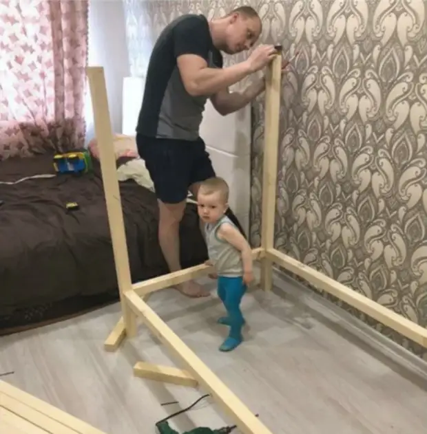 Father made a crib for her own hands