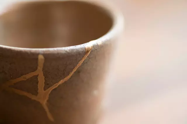 Kintsugi, ou comment faire des choses brisées magnifiques