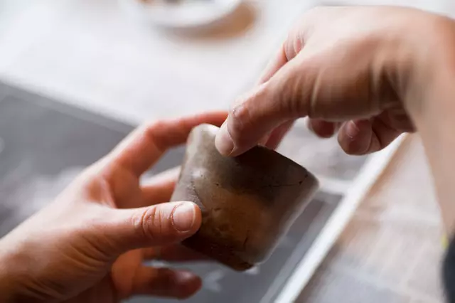 Kintsugi, या कैसे टूटी हुई चीजें सुंदर बनाने के लिए