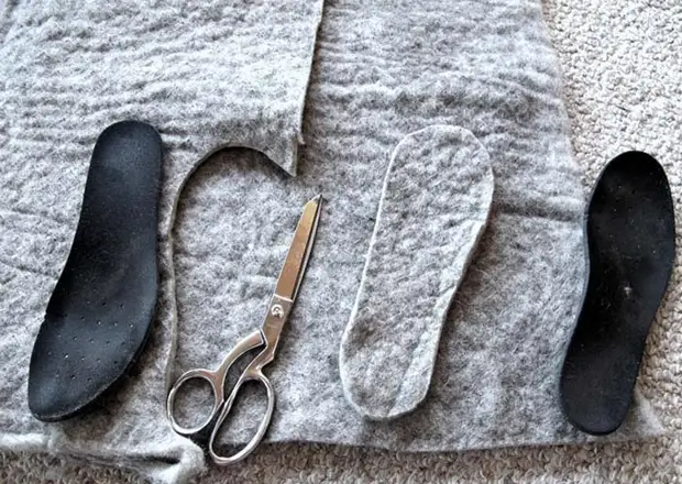 The warmest insoles can be cut out of a piece of wool.
