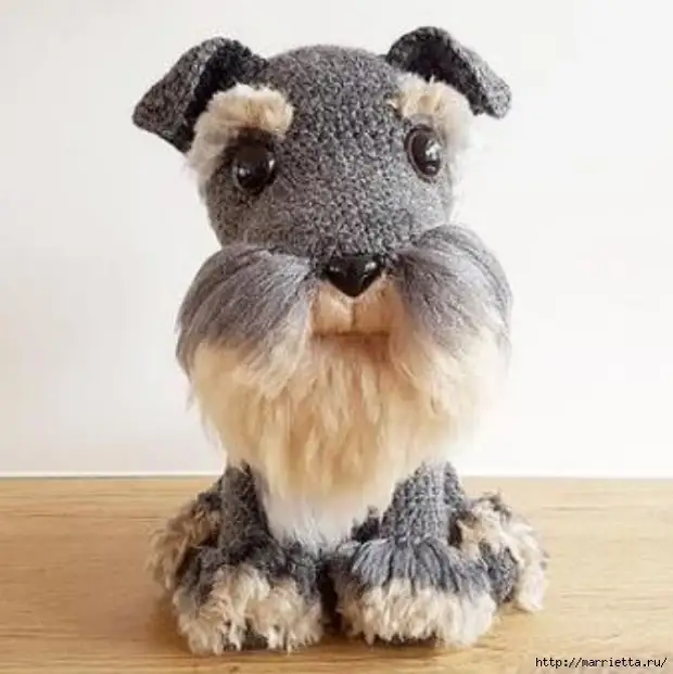 Schnauzer। कुंठ crocheted कुत्ता