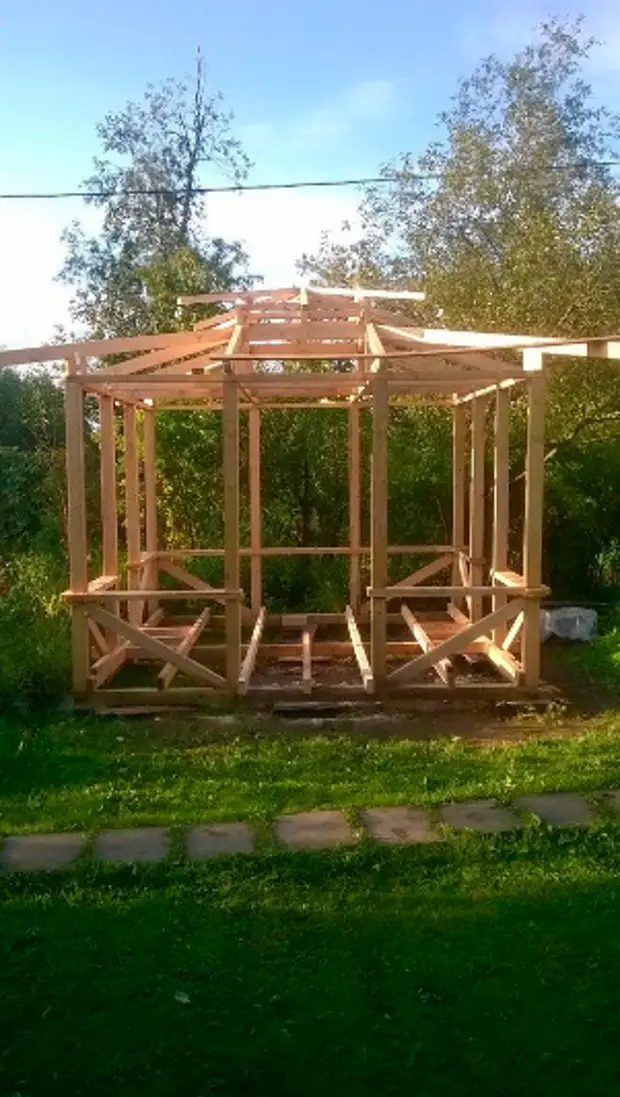 The wife always admired Chinese culture, decided to build a gazebo in Chinese style for her with his own hands. Photo before and after