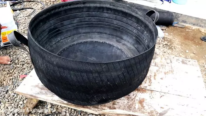 How to make a water tank from the old tire