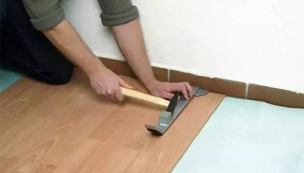 5 erros típicos ao colocar laminado, que pode virar a deformación do chan