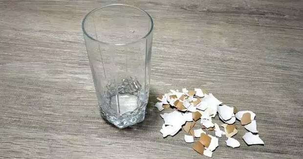 Vaso de decoración con una cáscara