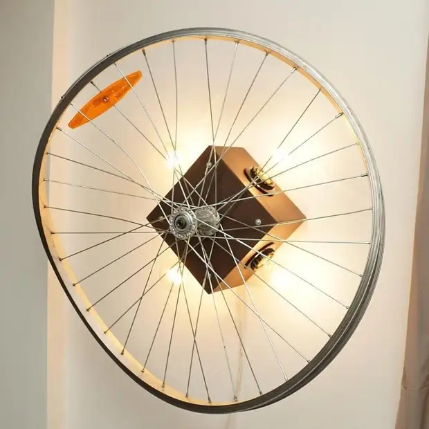 Interesting lamp from bicycle wheel